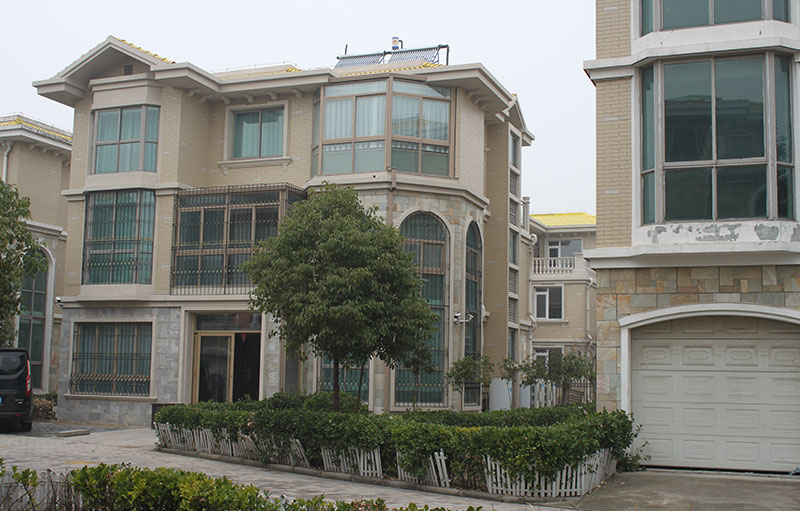 泰安維納花園太陽能+空氣源熱泵三聯(lián)供系統(tǒng)項目